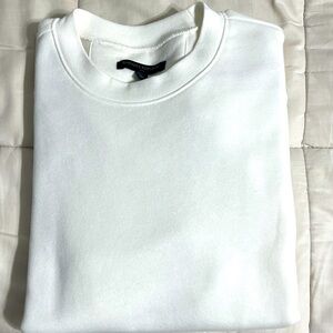 Brand new Banana republic white sweater size M(mens)